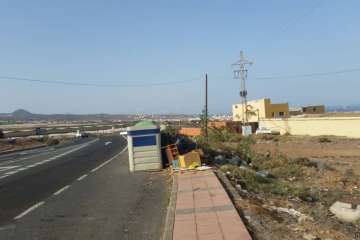 Restos de material con amianto en diversos puntos del municipio (Foto TA)
